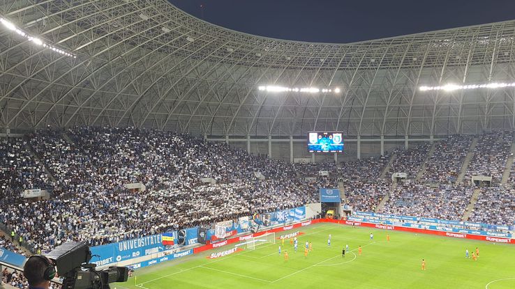 The supporters of the Oltenians, a shocking choreography, before the University of Craiova - Istanbul Bașakșehir: 