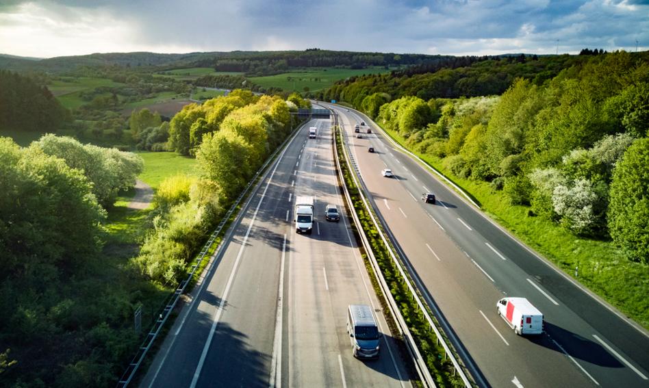 He drove 320 km/h on the German highway. The record holder got only 900 euros