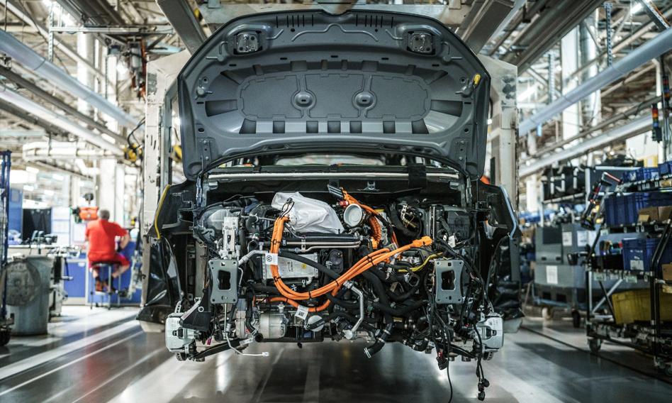 The European automotive industry is experiencing a deep crisis - the industry alerts