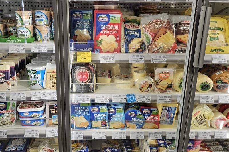 Food at supermarket 2023, photo: Hotnews / Florin Barbuta