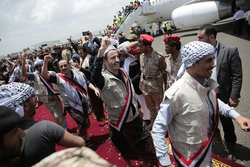 Houthi fighters in the capital of Yemen, photo: Hani Mohammed / Associated Press / Profimedia Images