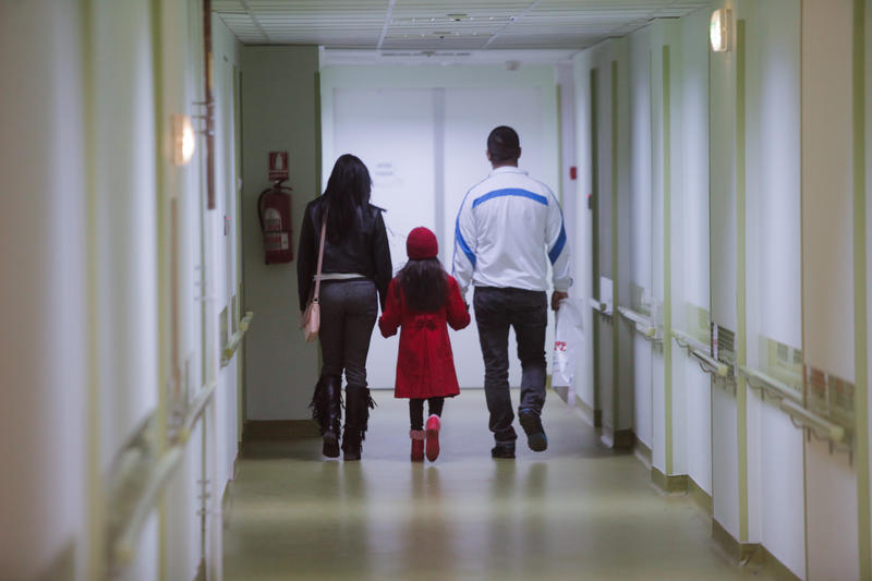 Patients on the hospital hall, photo: Inquam Photos / George Calin