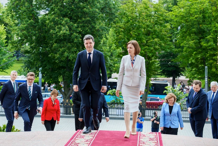 The two heads of state have already discussed how Romania can help Presiden