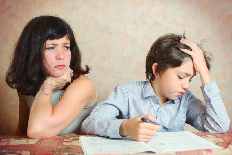 The studies of linguists show that the supersaturated textbooks - full of pessimism and requirements over the age of children - transforms them into 