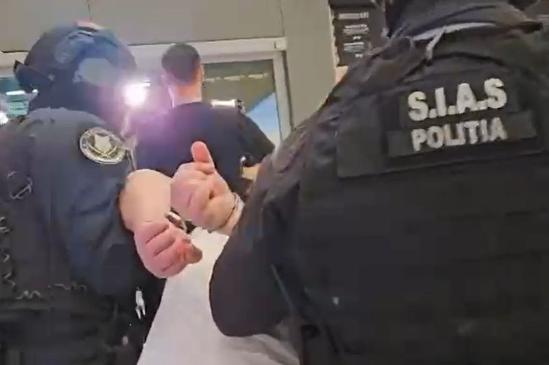 Interlop on the Most Wanted list, who hit a policeman with a sword in the head, was brought to the country