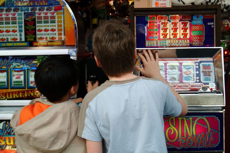 Young, in a gaming room. Illustrative photo: David Crausby / Alamy / Profimedia