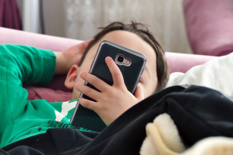 Student mobile phones, forbidden in schools in Bulgaria. The country wants to radically reform the education system. 