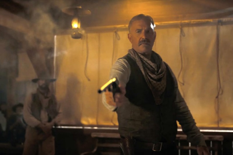 Kevin Costner accuses that a double in his last film is trying to destroy his reputation with a 