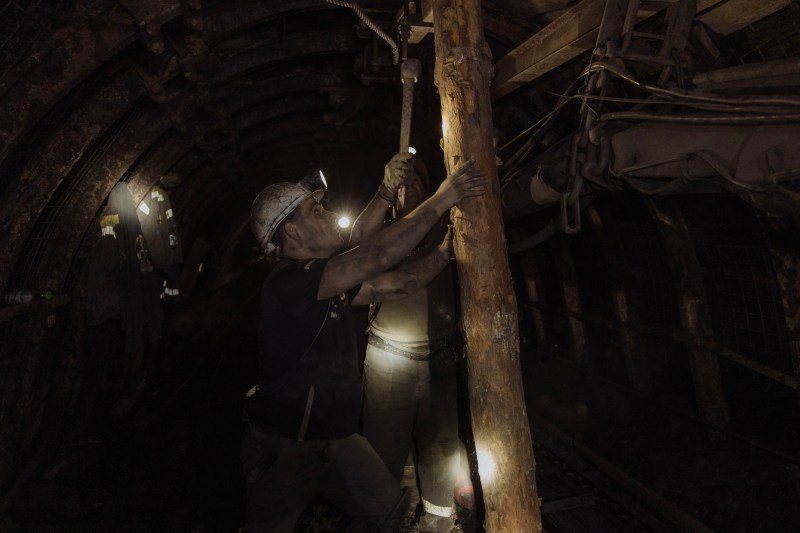 Nearly 150 miners are blocked under the ground after a Russian bombing in Ukraine