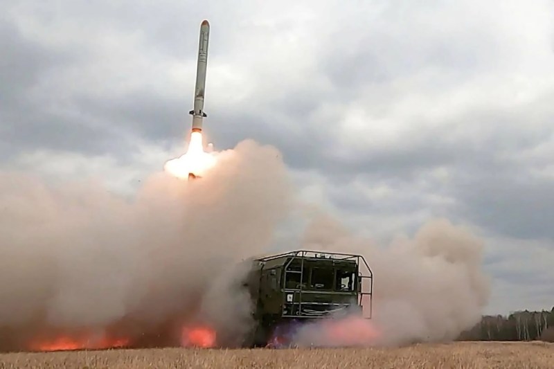 Russia has attacked Ukraine ballistic missiles a few hours after the White House negotiations end, Kiev's Air Force announces