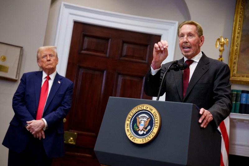 Who is Larry Ellison, the one who became the second in the top of the richest people in the world