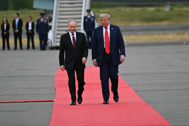 Reactions after the Trump-Putin meeting in Alaska. A Russian general exults: