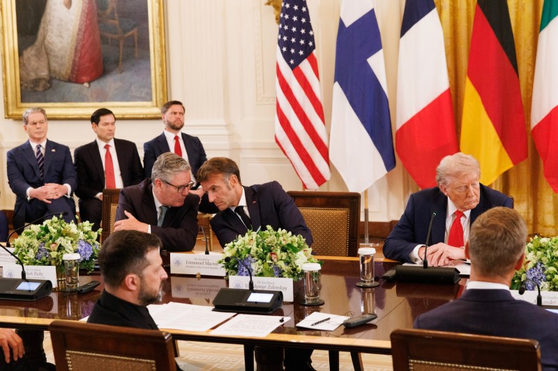 Trump excludes sending US troops to Ukraine and says who should handle security guarantees: 