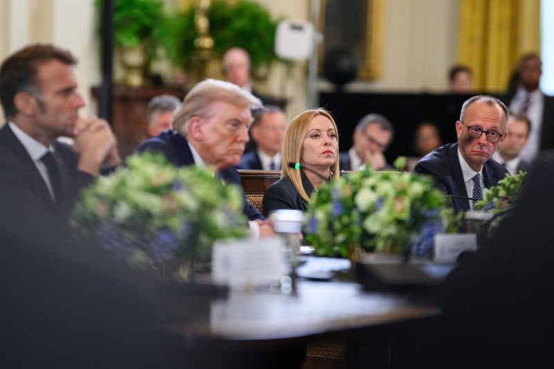What security guarantee for Ukraine put European leaders on the table at the meeting with Trump, from the White House. Viktor Orban opposes