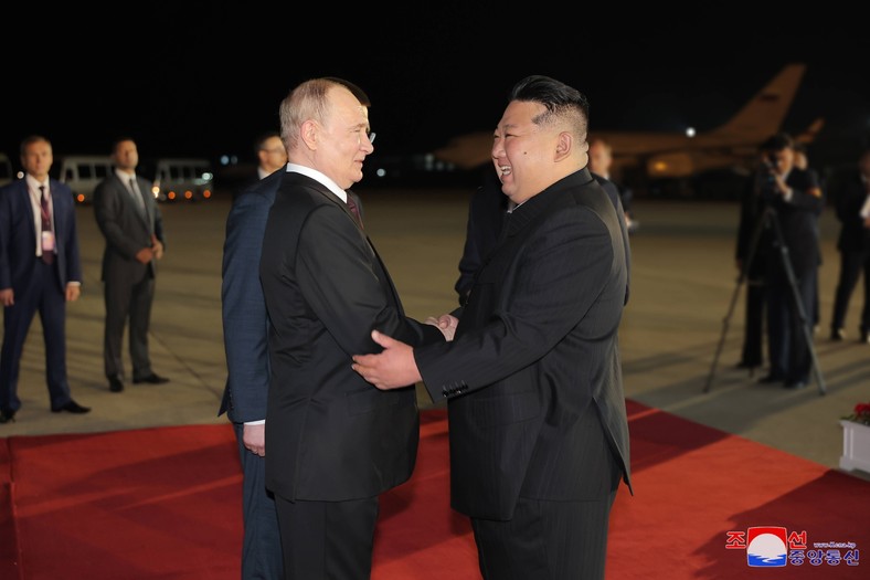 Russian President Vladimir Putin (L) and North Korean dictator Kim Jong Un during a meeting in Pyongyang, North Korea, June 18, 2024.