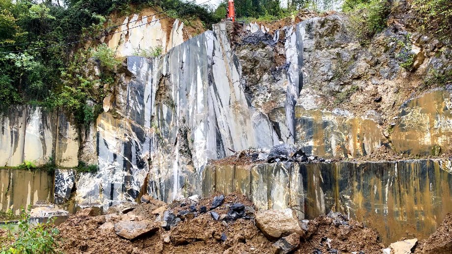 Marble extraction is not easy tasks