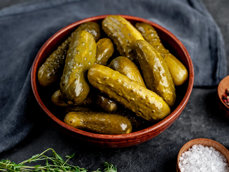 Add this to each jar - and cucumbers will be very crispy and tasty. Fast recipe