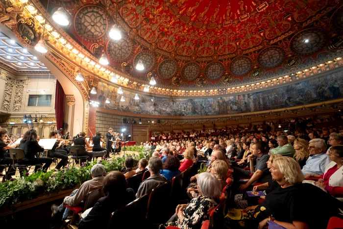 The room orchestra in Lausanne, at the Romanian Athenaeum. Photo: Anca Arambaşa / George Enescu Festival