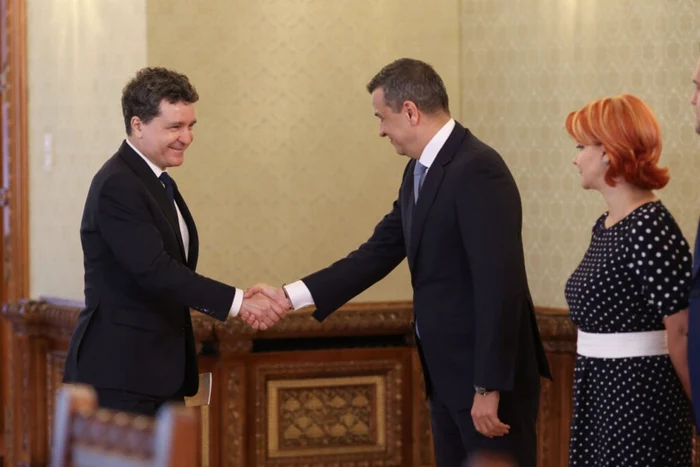 Nicușor Dan received from Grindeanu the reform plan of the PSD / Photo source: Inquam Photos