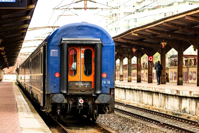 Train CFR Calatori Gara D Enordi Bucuresti Photo Shutterstock
