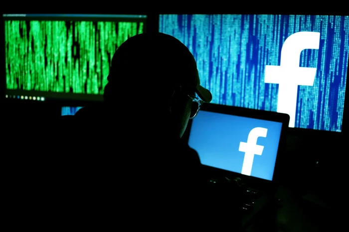 The algorithms of the social networks cultivate our superficiality. Photo: Shutterstock