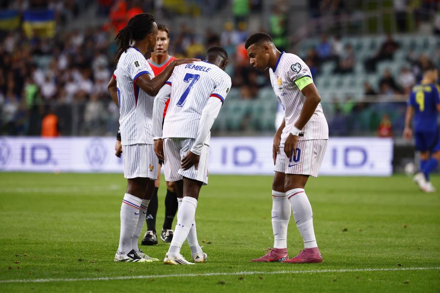 Ousmane Dembele feels something is wrong, Mbappe looks worried / photo: Imago PSG, angry after 2 players got injured in France's national team! Dugarry responds: