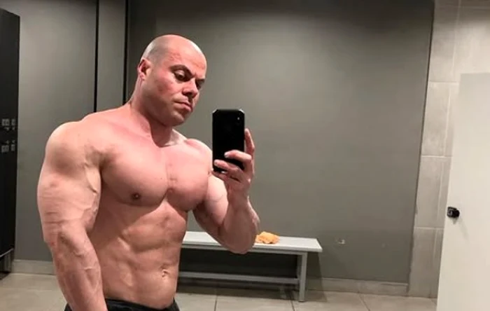The bodybuilder was filmed alone at the locker rooms