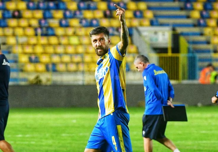Paul Papp at the end of the match Petrolul - Dinamo, photo: Cristi Preda / GSP