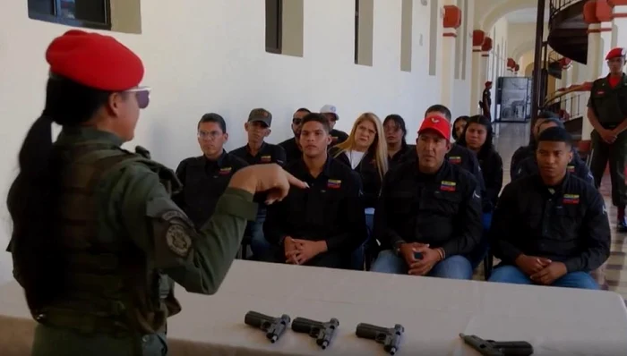 Military instruction for civilians in Venezuela. Photo: video capture