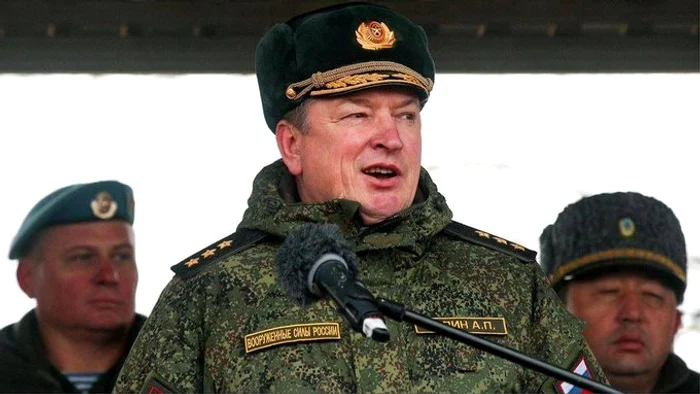Russian General Alexander Lapin, dismissed from the photo army: X