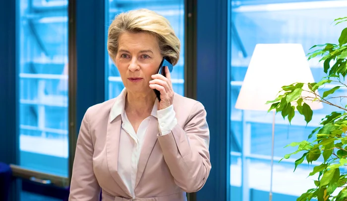 The messages on the phone of Ursula von der Leyen automatically disappear Photo: X