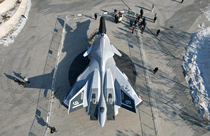The white emperor, the Chinese hypersonic plane/photo: x