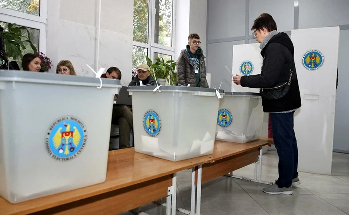 Moldovans have a choice between East and West/Photo: Archive