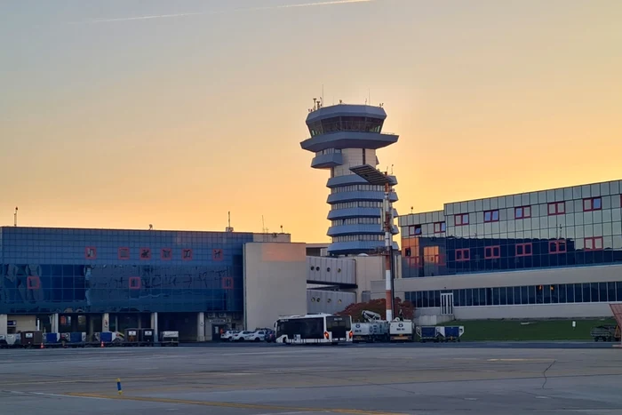 Henri Coandă International Airport Bucharest: Archive, Adevărul