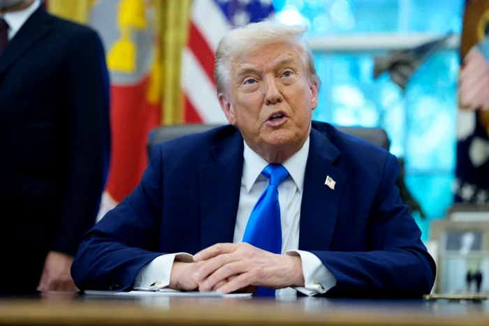 Donald Trump Oval PHOTO EPA EFE JPG