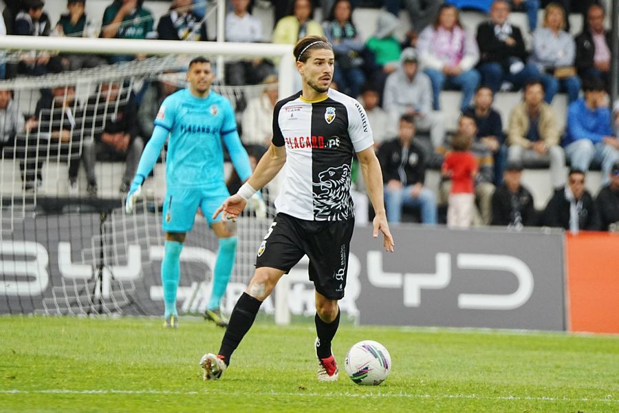 Tomas Ribeiro negotiates with Dinamo // Photo: Imago Images Dinamo does not give up the old defender target: