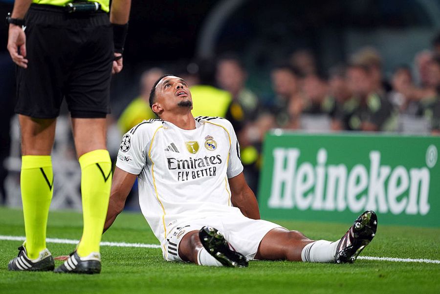 Trent Alexander -Arnold was injured in Real Madrid - Marseille/ Photo: Getty Images Terrible bad luck for Real Madrid's star »removed after 5 minutes at the first match of the Champions League