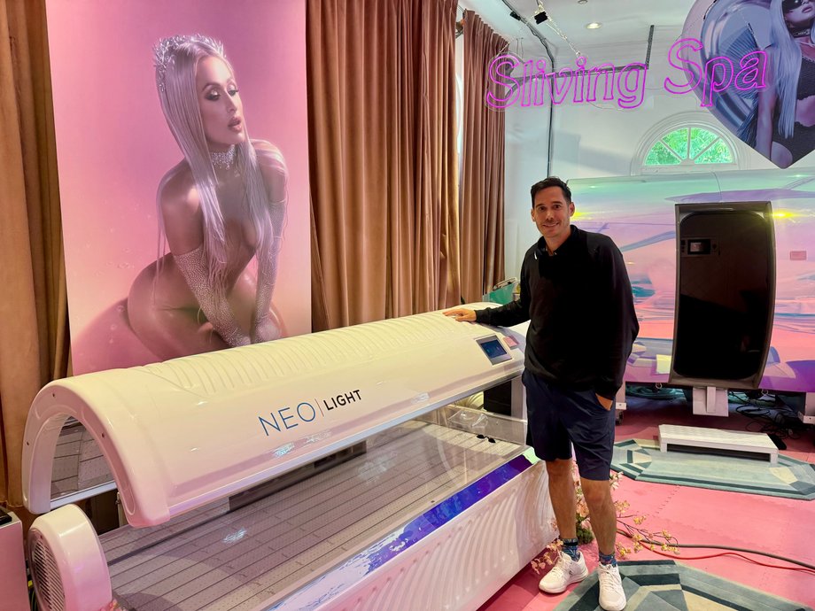 Carter Rheum built "Wellness center and longevity" With his wife Paris Hilton in their home in Beverly Hills.