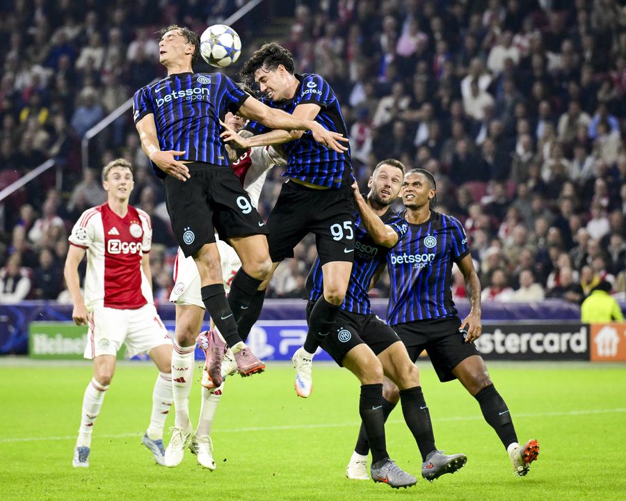 Francesco Esposito (left), the player praised by Chivu after Ajax - inter 0-2. Photo: Imago Images Surprise! The player praised by Chivu after Ajax - Inter: