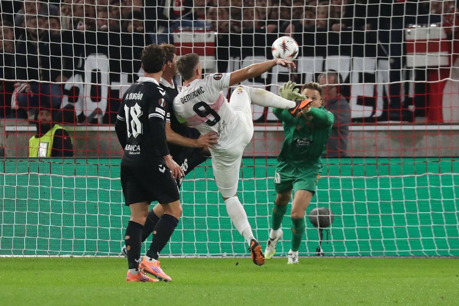 Ionuț Radu limited the proportions of the defeat of Celte Vigo in the group of Europa League (1-2 with VFB Stuttgart) / Photo: IMAGO Elogs for Ionuț Radu, although he lost his debut in Europe »the notes received by the goalkeeper Celta Vigo