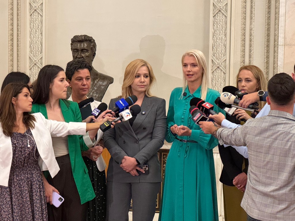 The Parliament set up a special commission against violence against women, announces Eva CSEP, Silvia Mihalcea, Alina Gorghiu and Cynthia Păun. Photo: Hotnews / Rebecca Popescu