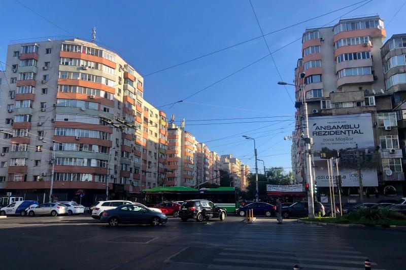 The traumas of a district of contrasts. The Calea Moșilor, the ancient heart of the business in Bucharest, and its continuous degradation