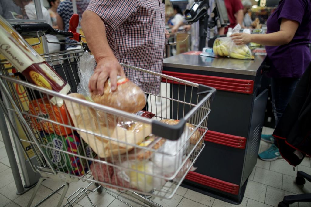 Supermarket in Romania. Photo: Inquam Photos / Octav Ganea