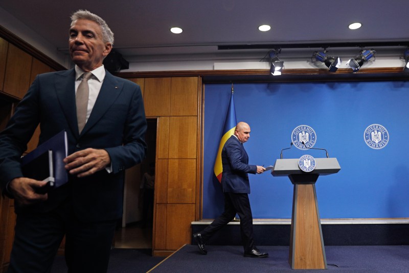 Dragoș Anastasiu and Ilie Bolojan. Inquam Photos / Mălina Norocea