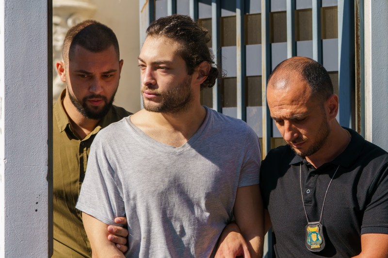 Arrest warrant for the son of Ilie Dumitrescu, who caused an accident and fled from the accident site. He had consumed cocaine