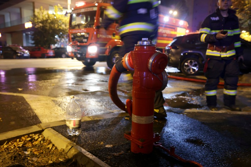 Photogalerie Huge fire that has wrapped with a toxic cloud of smoke almost the whole capital