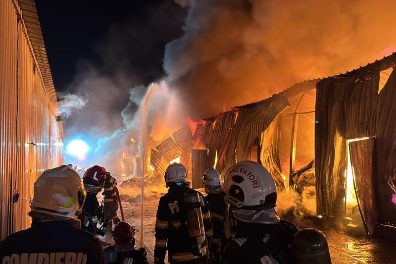 Firefighters managed to extinguish the fire from the Pantelimon's Entafrig Deposit after 36 hours