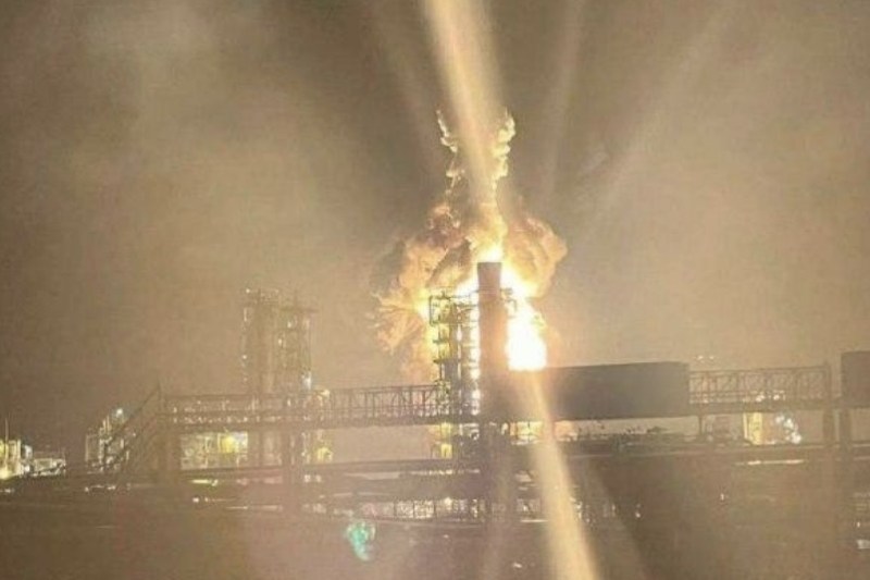 Video Ukrainians hit the second largest Russian refinery overnight