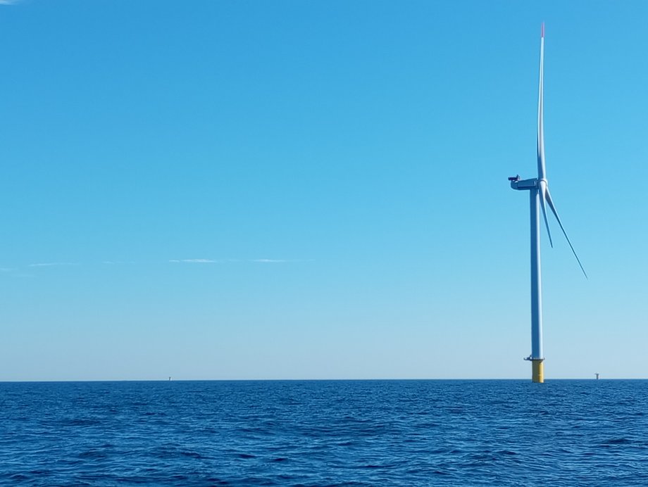 One turbine on the Baltic Power farm will have 15 MW of power. Hour of her work is enough for the annual power of three households