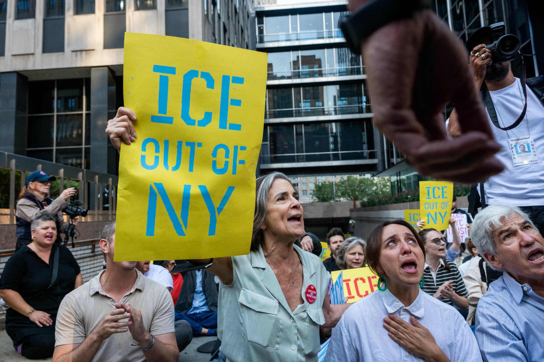 Dozens of protesters against the Immigration and Customs Office (ICE) in New York, September 18, 2025.